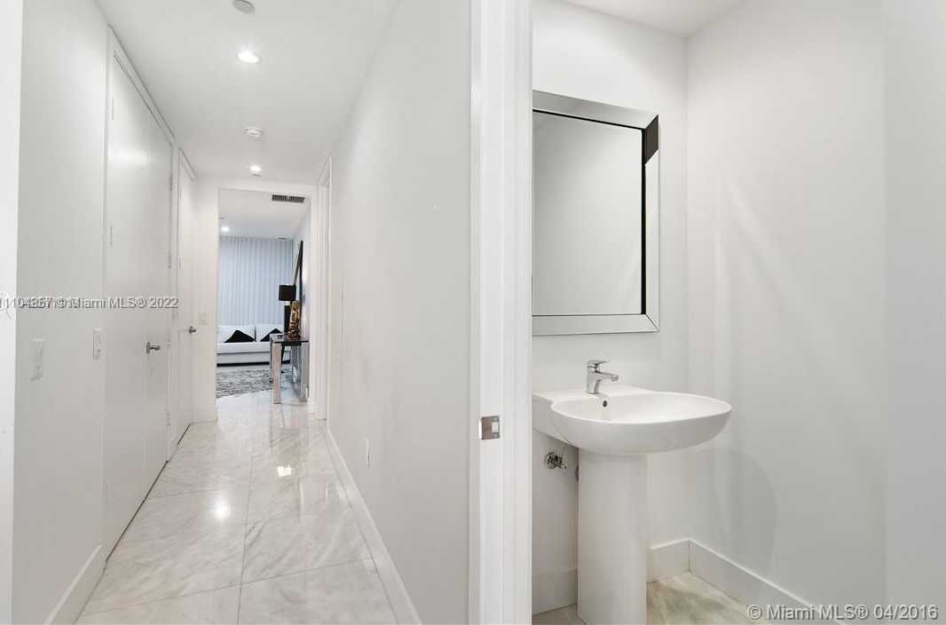 Small Image of 1100 BISCAYNE BLVD #2702, Miami Number 8