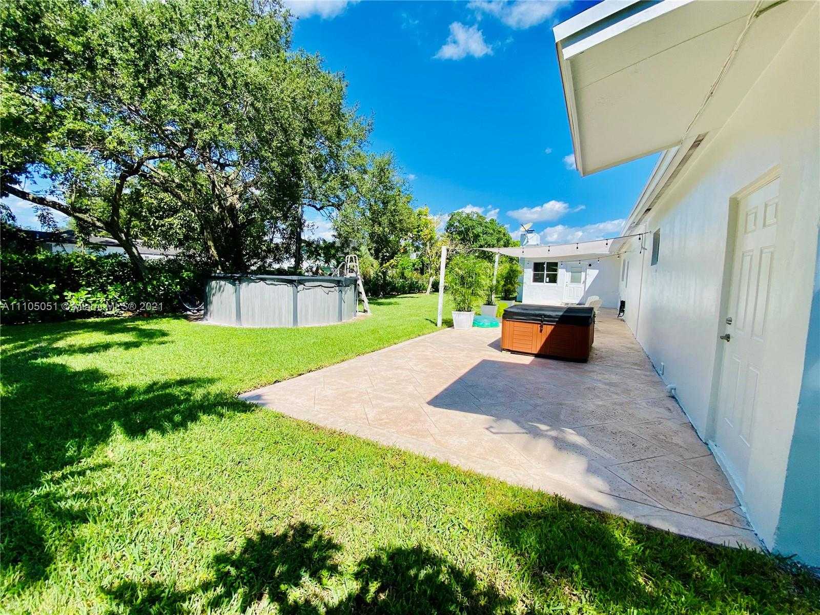 Small Image of 12500 SOUTH WEST 81ST AVE, Pinecrest Number 4
