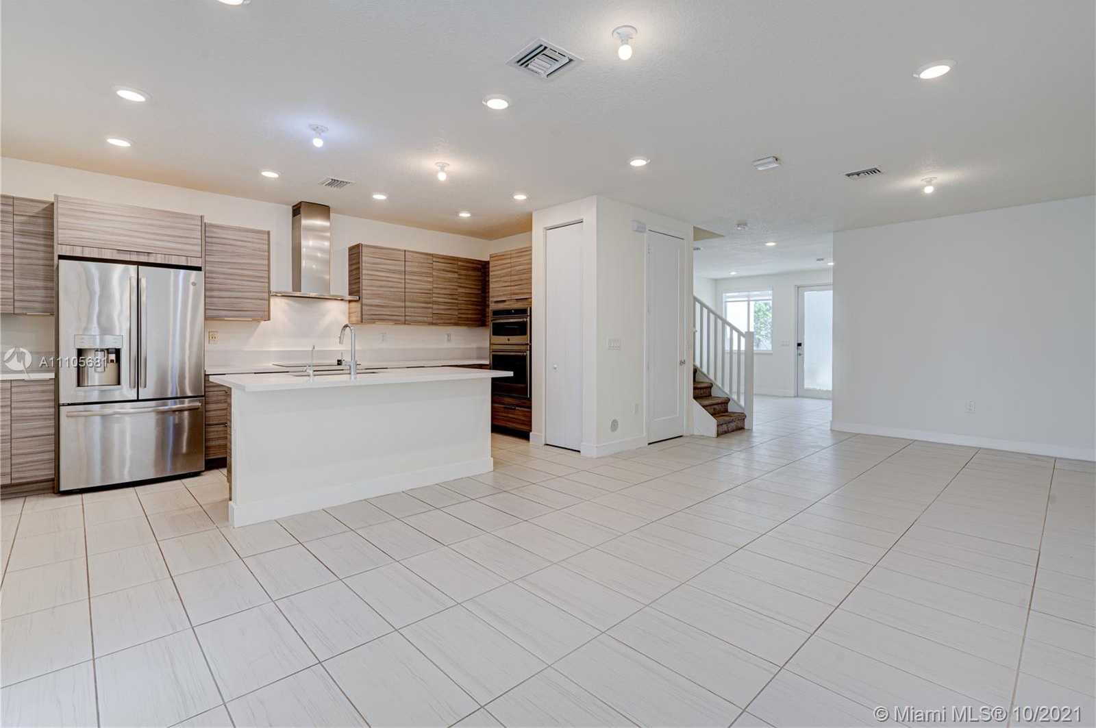 Small Image of 6450 NORTH WEST 103RD PL #6450, Doral Number 24
