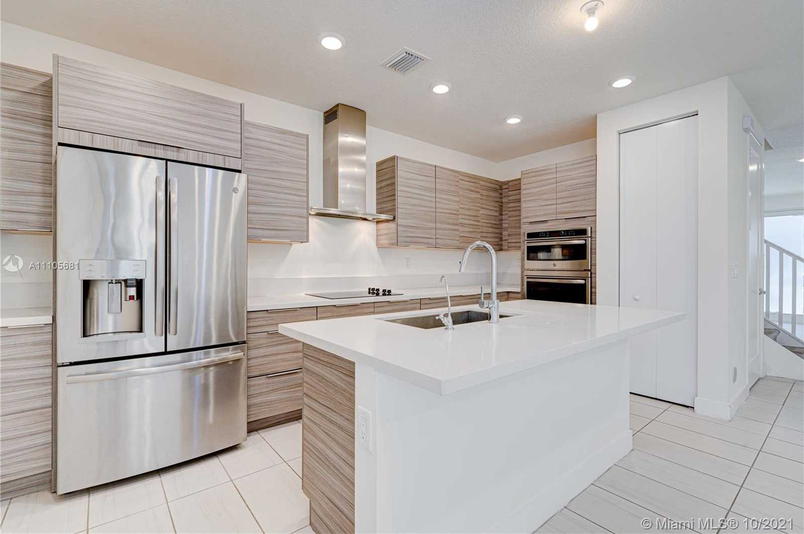 Small Image of 6450 NORTH WEST 103RD PL #6450, Doral Number 25