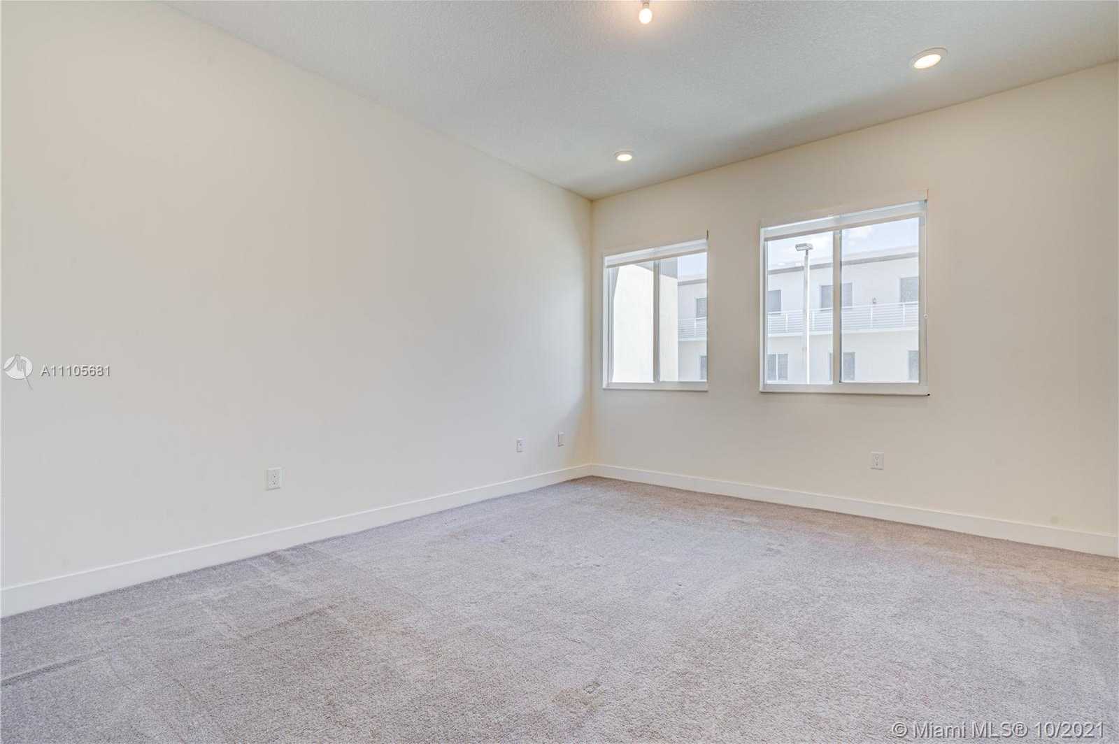 Small Image of 6450 NORTH WEST 103RD PL #6450, Doral Number 32