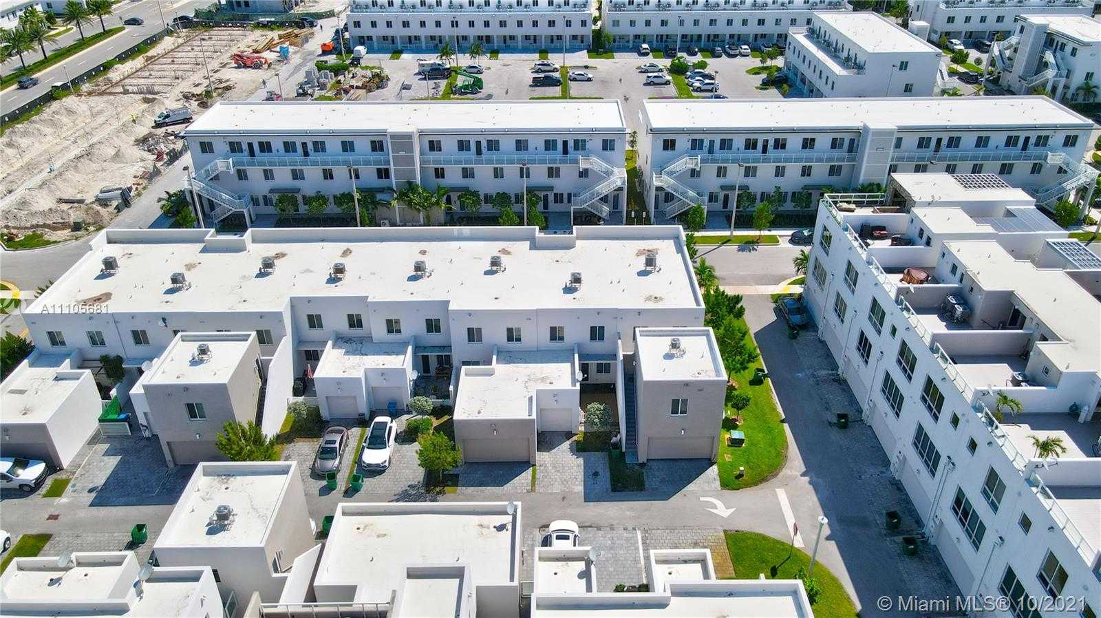 Small Image of 6450 NORTH WEST 103RD PL #6450, Doral Number 4