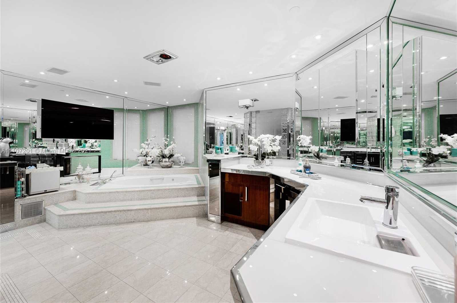 Small Image of 5313 FISHER ISLAND DR #5313, Miami Beach Number 39