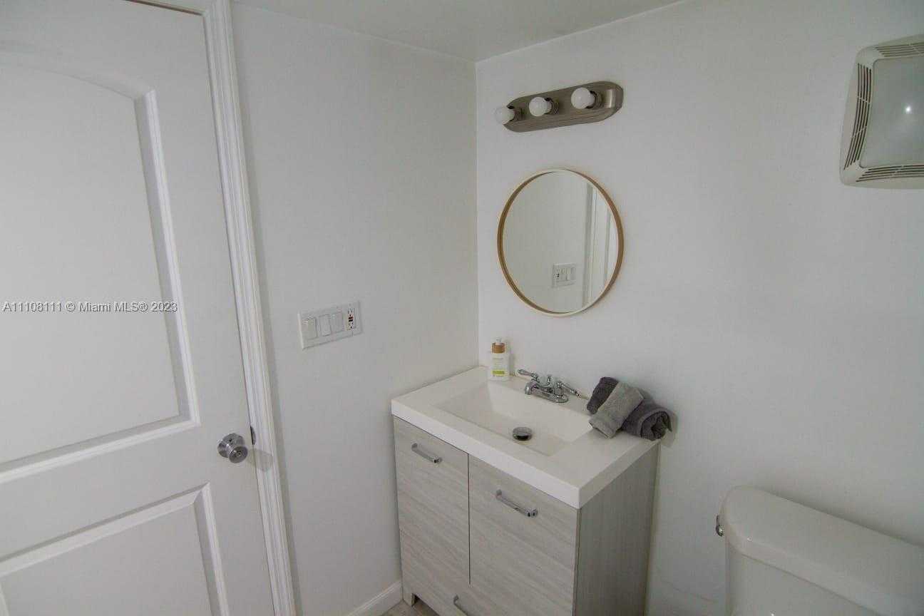 Small Image of 753 MICHIGAN #3A, Miami Beach Number 10