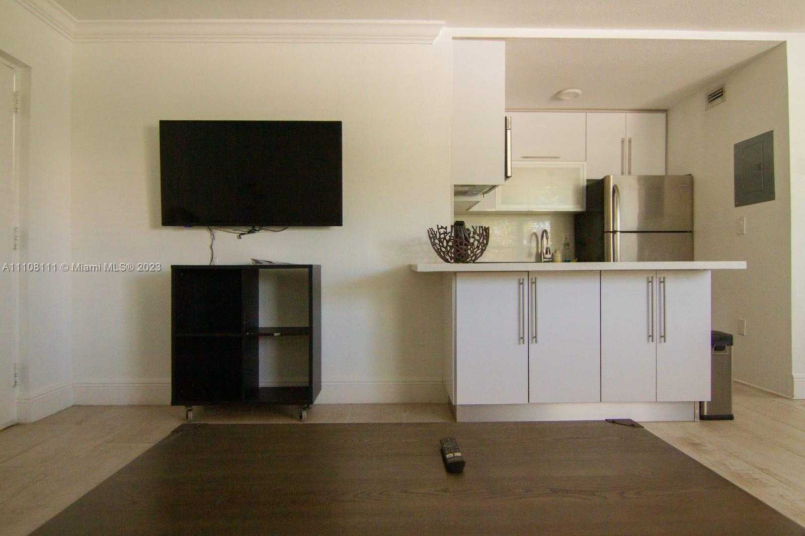 Small Image of 753 MICHIGAN #3A, Miami Beach Number 19