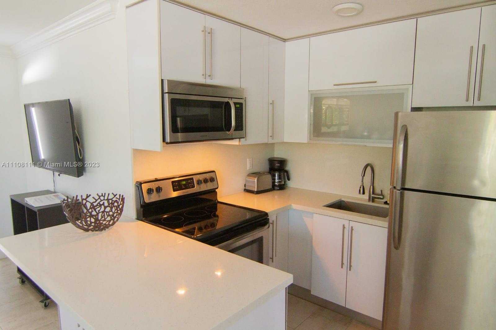 Small Image of 753 MICHIGAN #3A, Miami Beach Number 8