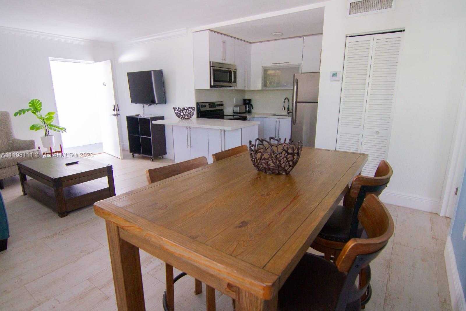 Small Image of 753 MICHIGAN #3A, Miami Beach Number 9