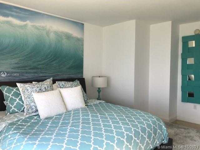 Small Image of 6365 COLLINS AVE #1802, Miami Beach Number 12