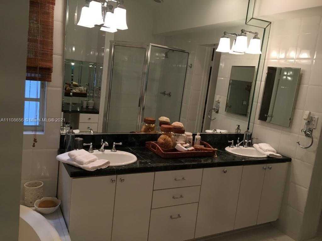 Small Image of 515 Woodcrest Rd, Key Biscayne, FL 33149, USA Number 10