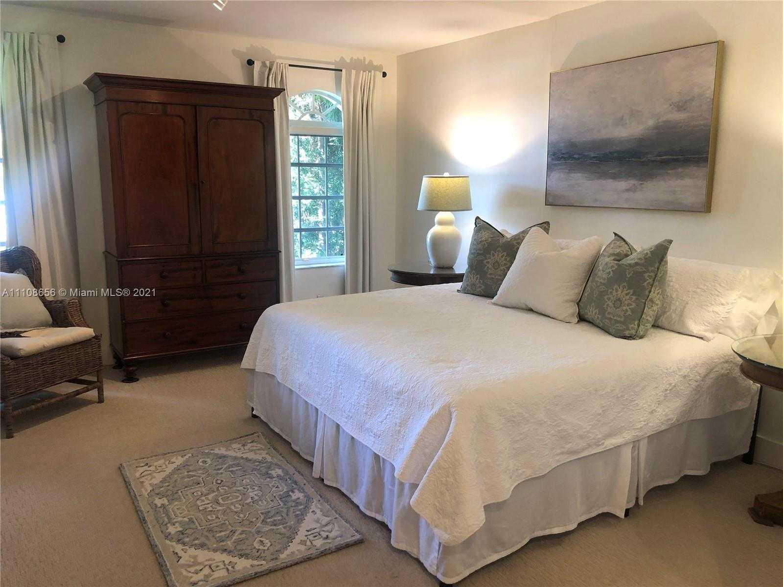 Small Image of 515 Woodcrest Rd, Key Biscayne, FL 33149, USA Number 12