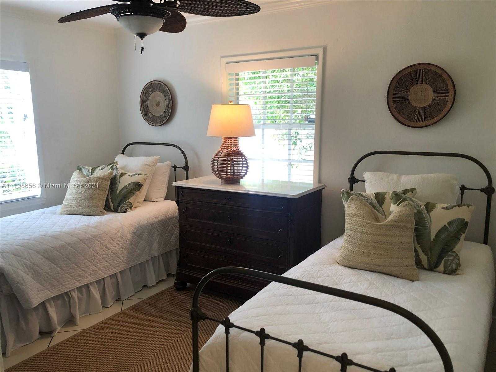 Small Image of 515 Woodcrest Rd, Key Biscayne, FL 33149, USA Number 15