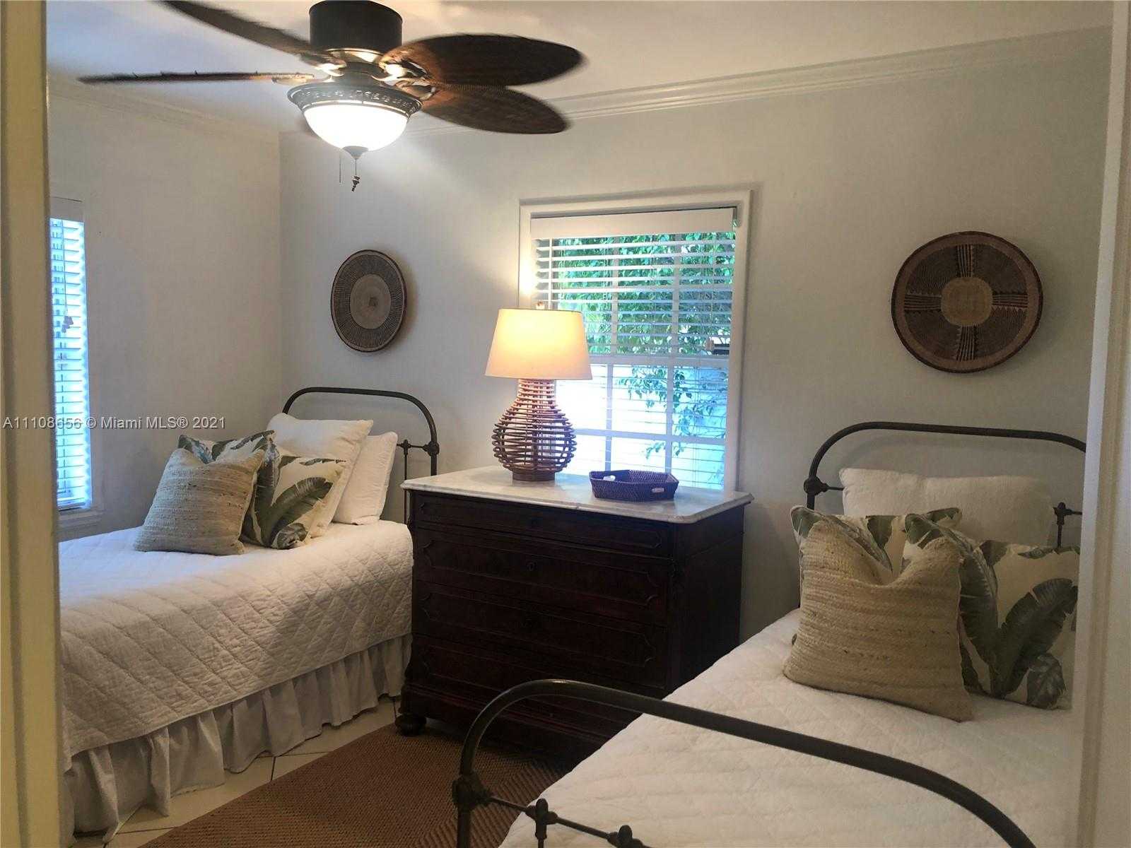 Small Image of 515 Woodcrest Rd, Key Biscayne, FL 33149, USA Number 16