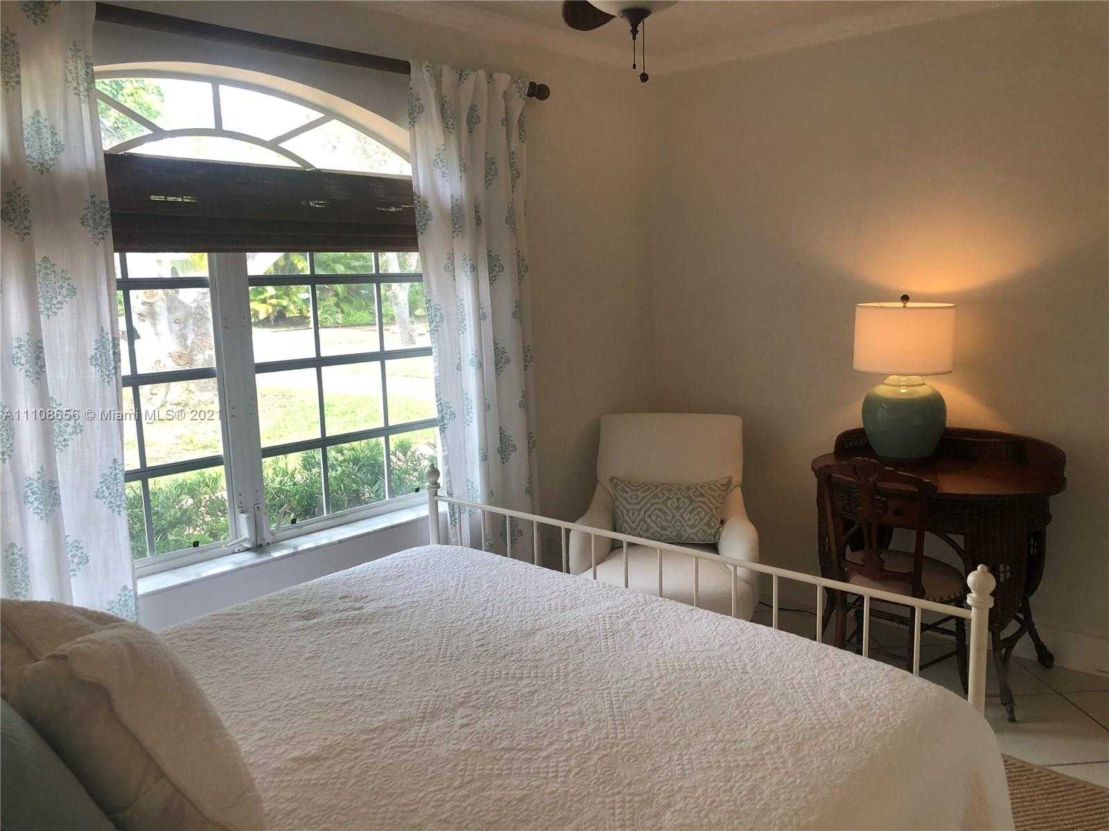 Small Image of 515 Woodcrest Rd, Key Biscayne, FL 33149, USA Number 18