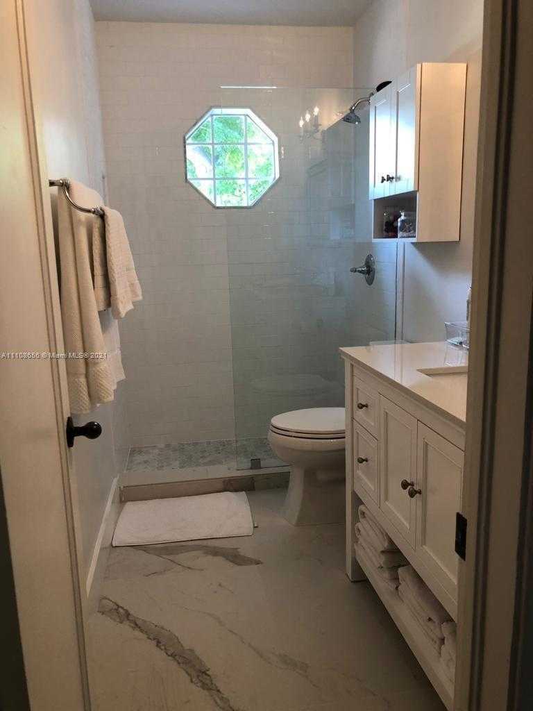 Small Image of 515 Woodcrest Rd, Key Biscayne, FL 33149, USA Number 21