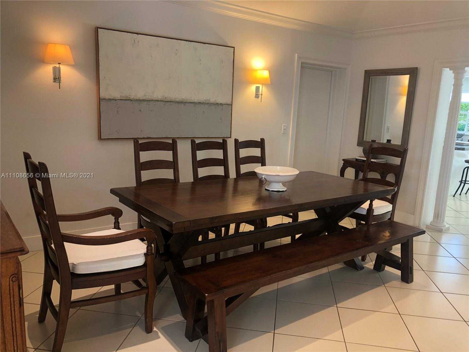 Small Image of 515 Woodcrest Rd, Key Biscayne, FL 33149, USA Number 4