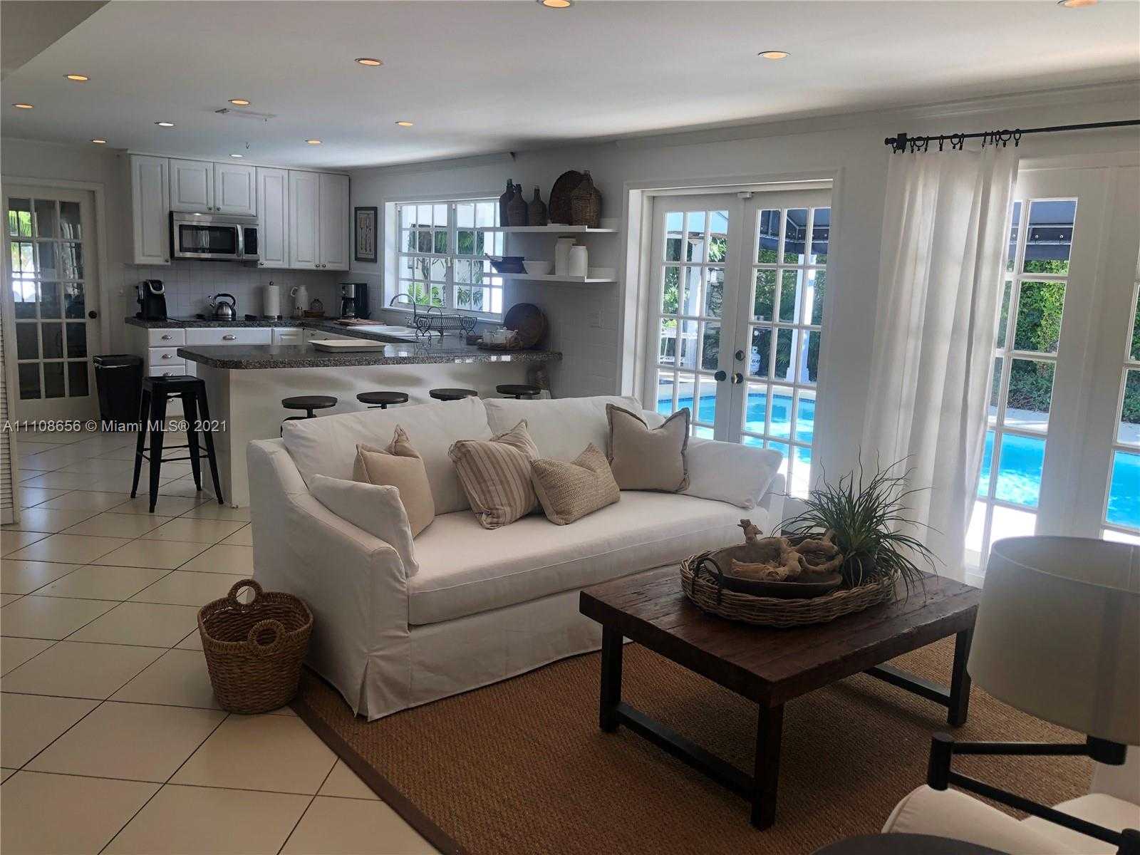 Small Image of 515 Woodcrest Rd, Key Biscayne, FL 33149, USA Number 6