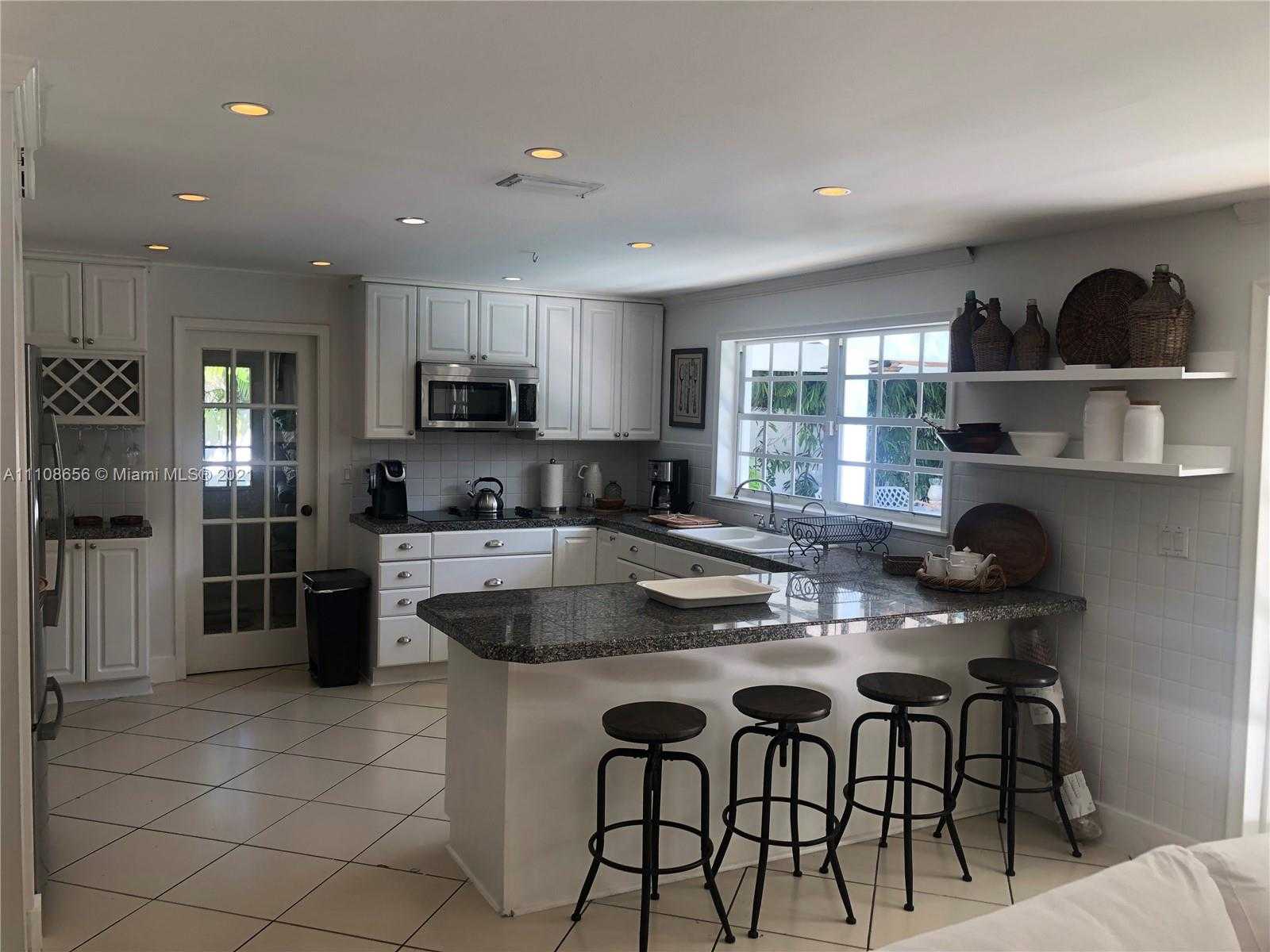 Small Image of 515 Woodcrest Rd, Key Biscayne, FL 33149, USA Number 7