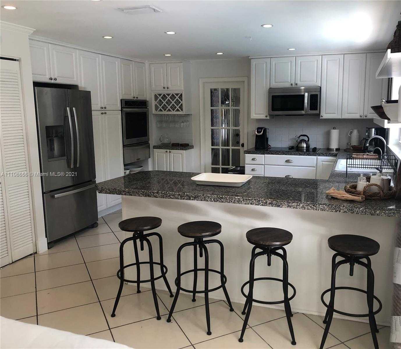 Small Image of 515 Woodcrest Rd, Key Biscayne, FL 33149, USA Number 9