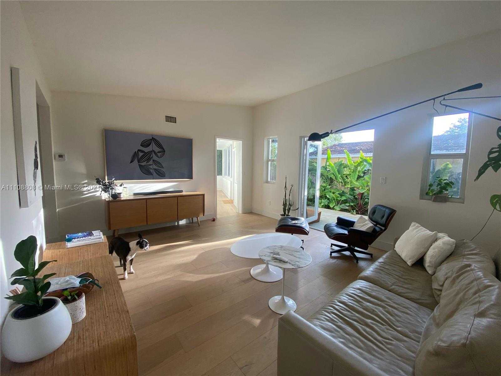 Small Image of 3365 WILLIAM AVE, Miami Number 2