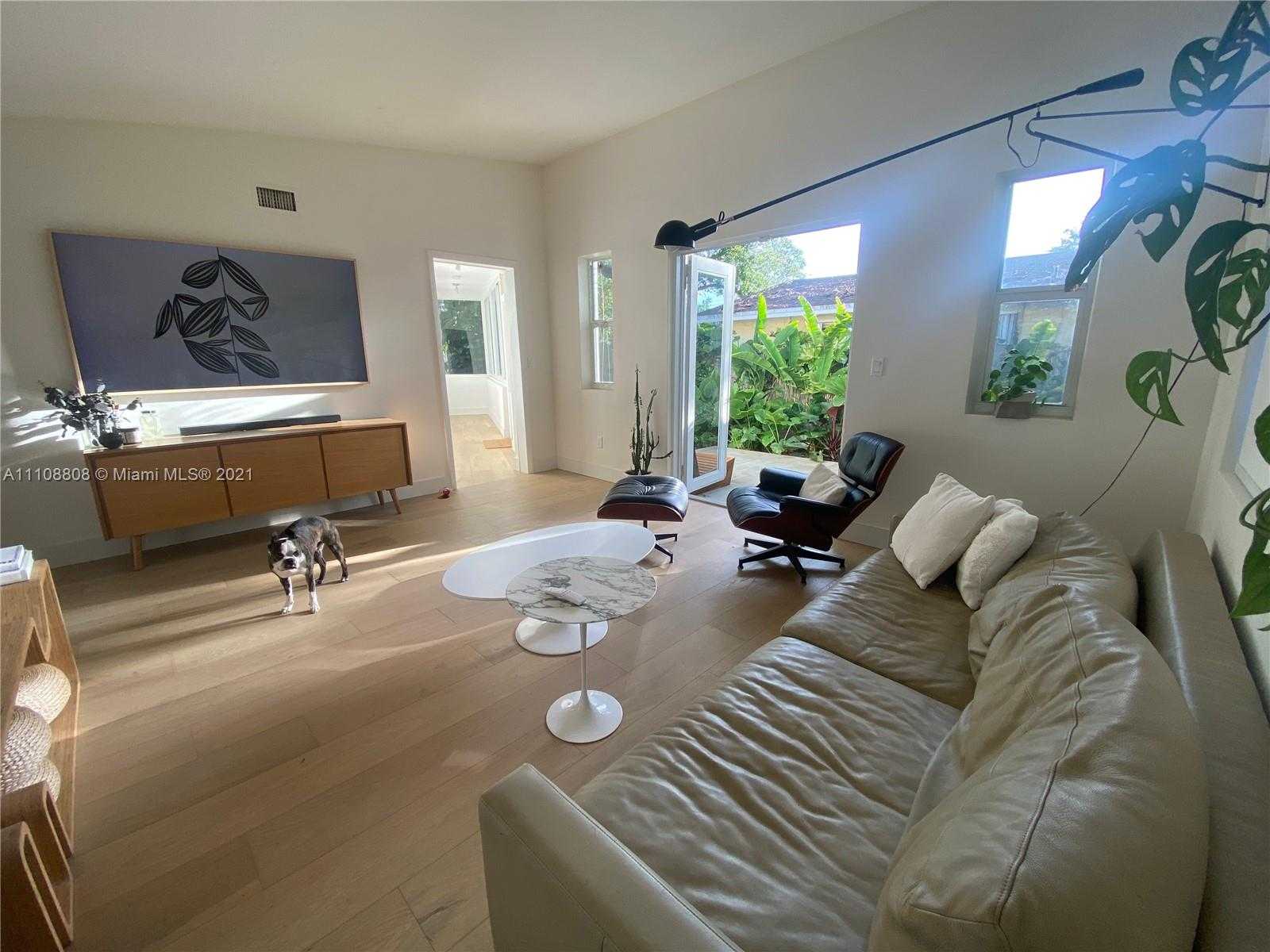 Small Image of 3365 WILLIAM AVE, Miami Number 4