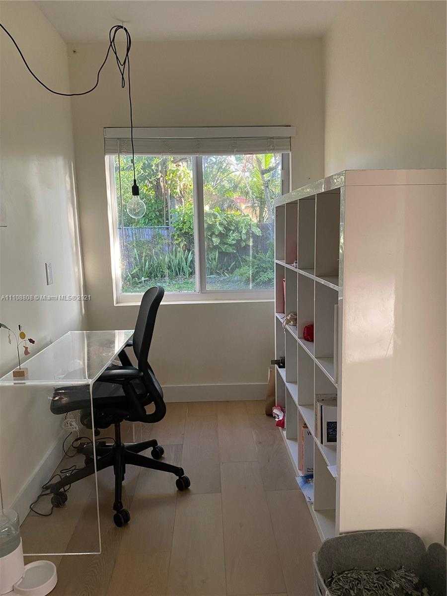 Small Image of 3365 WILLIAM AVE, Miami Number 5