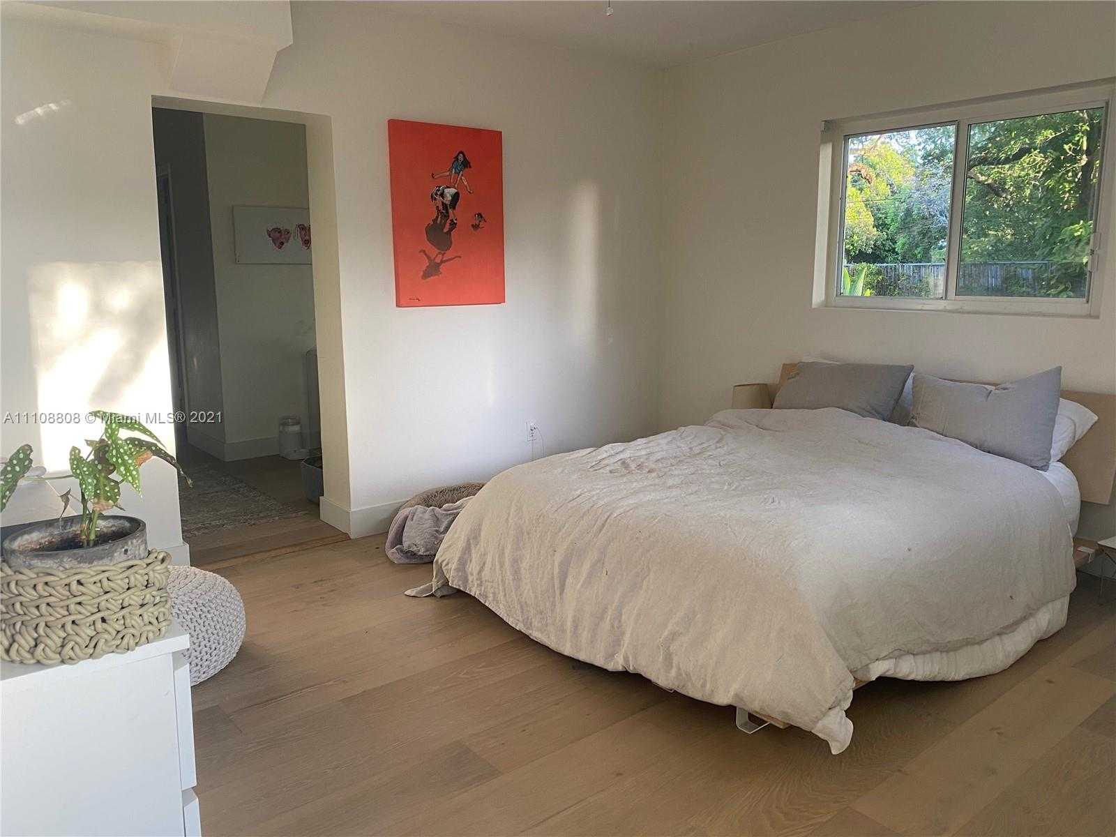 Small Image of 3365 WILLIAM AVE, Miami Number 6