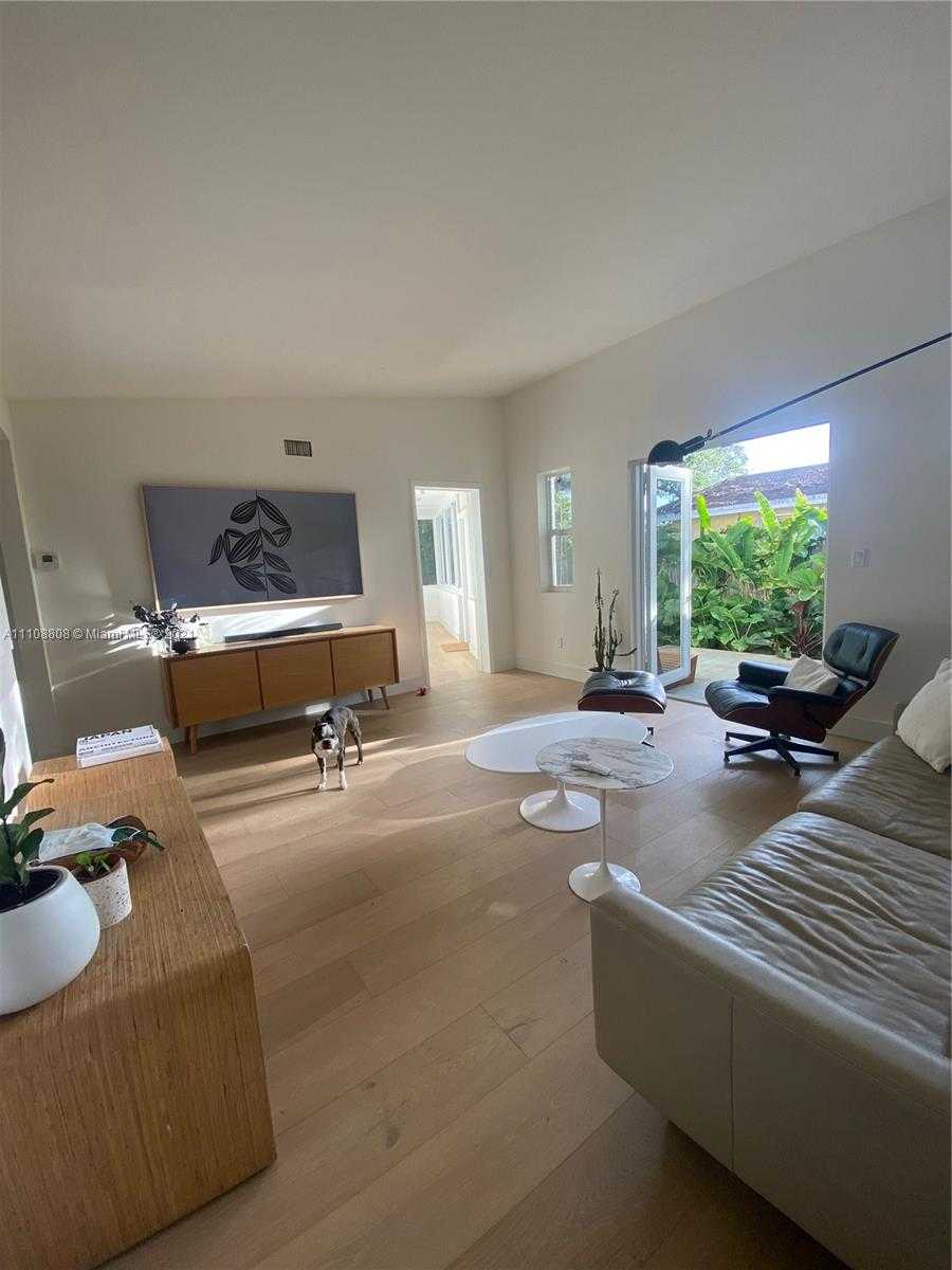 Small Image of 3365 WILLIAM AVE, Miami Number 7