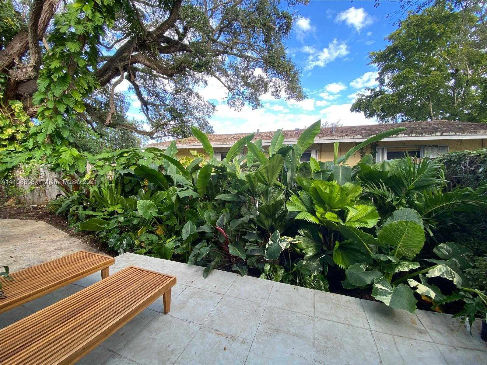 Small Image of 3365 WILLIAM AVE, Miami Number 9