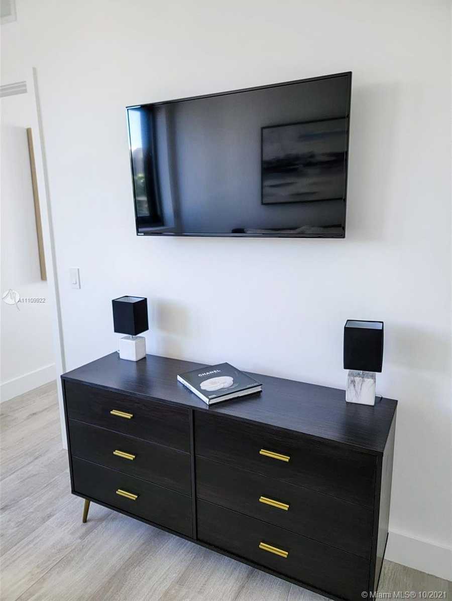 Small Image of 121 NORTH EAST 34TH ST #908, Miami Number 9