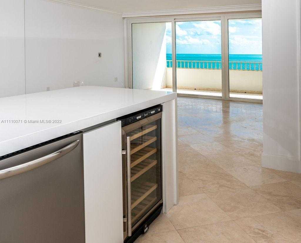 Small Image of 177 OCEAN LANE DR #1205, Key Biscayne Number 4