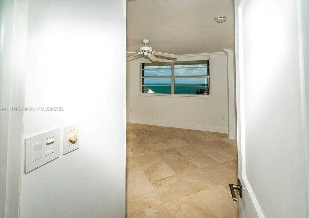 Small Image of 177 OCEAN LANE DR #1205, Key Biscayne Number 8