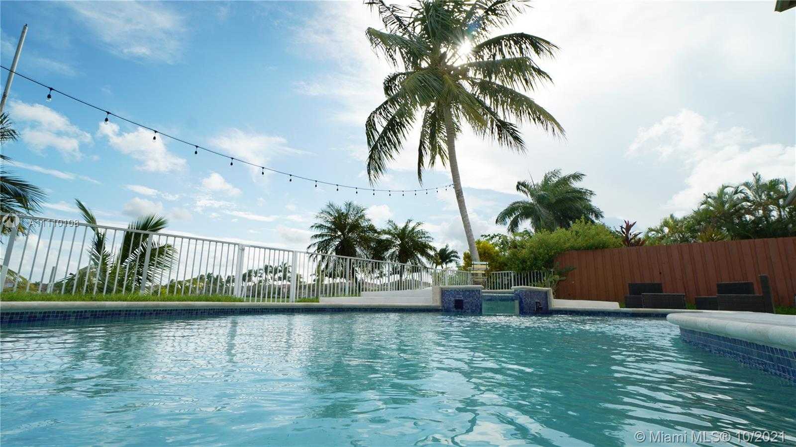 Small Image of 13116 SOUTH WEST 136TH TER, Miami Number 10