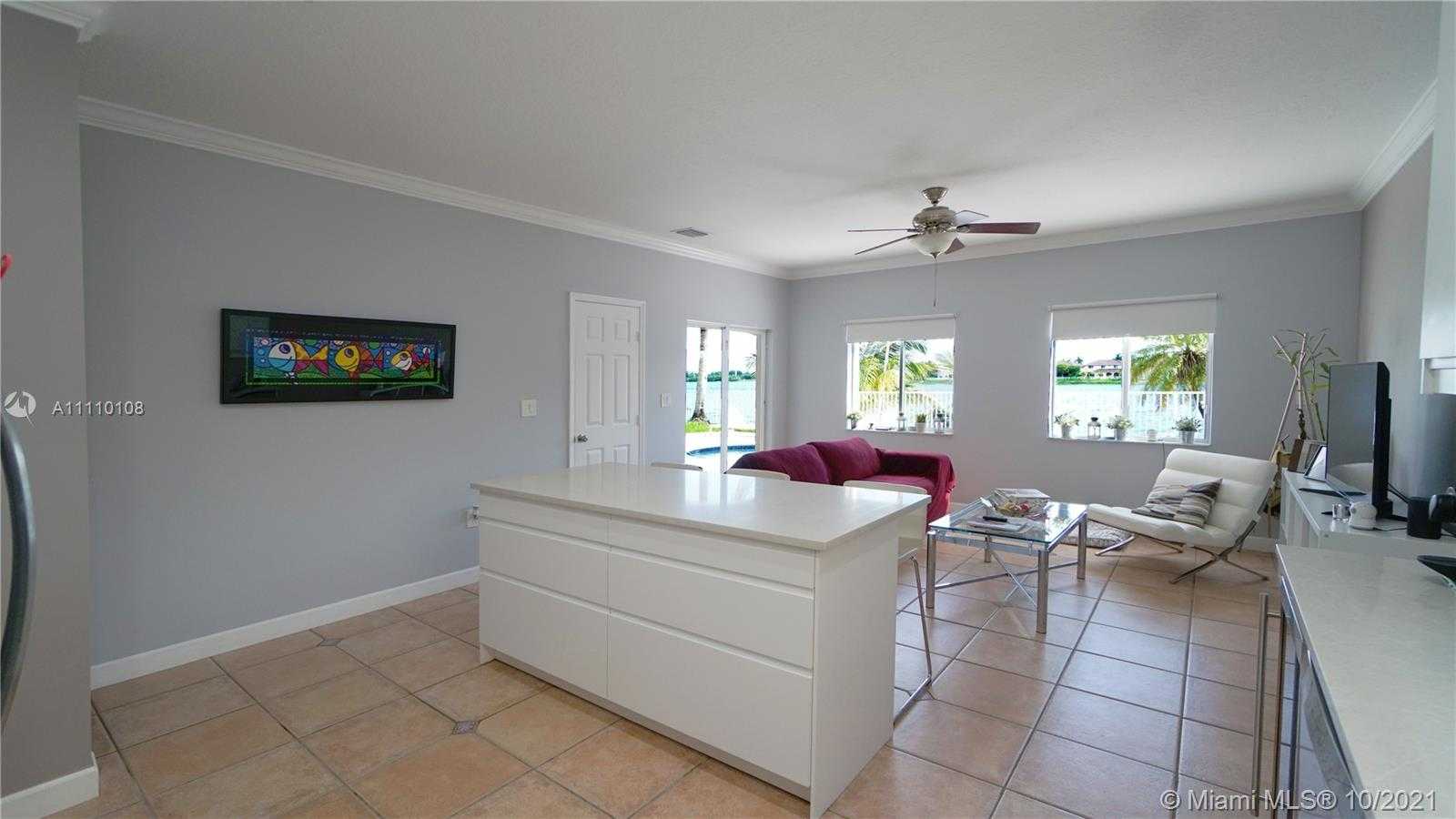 Small Image of 13116 SOUTH WEST 136TH TER, Miami Number 14