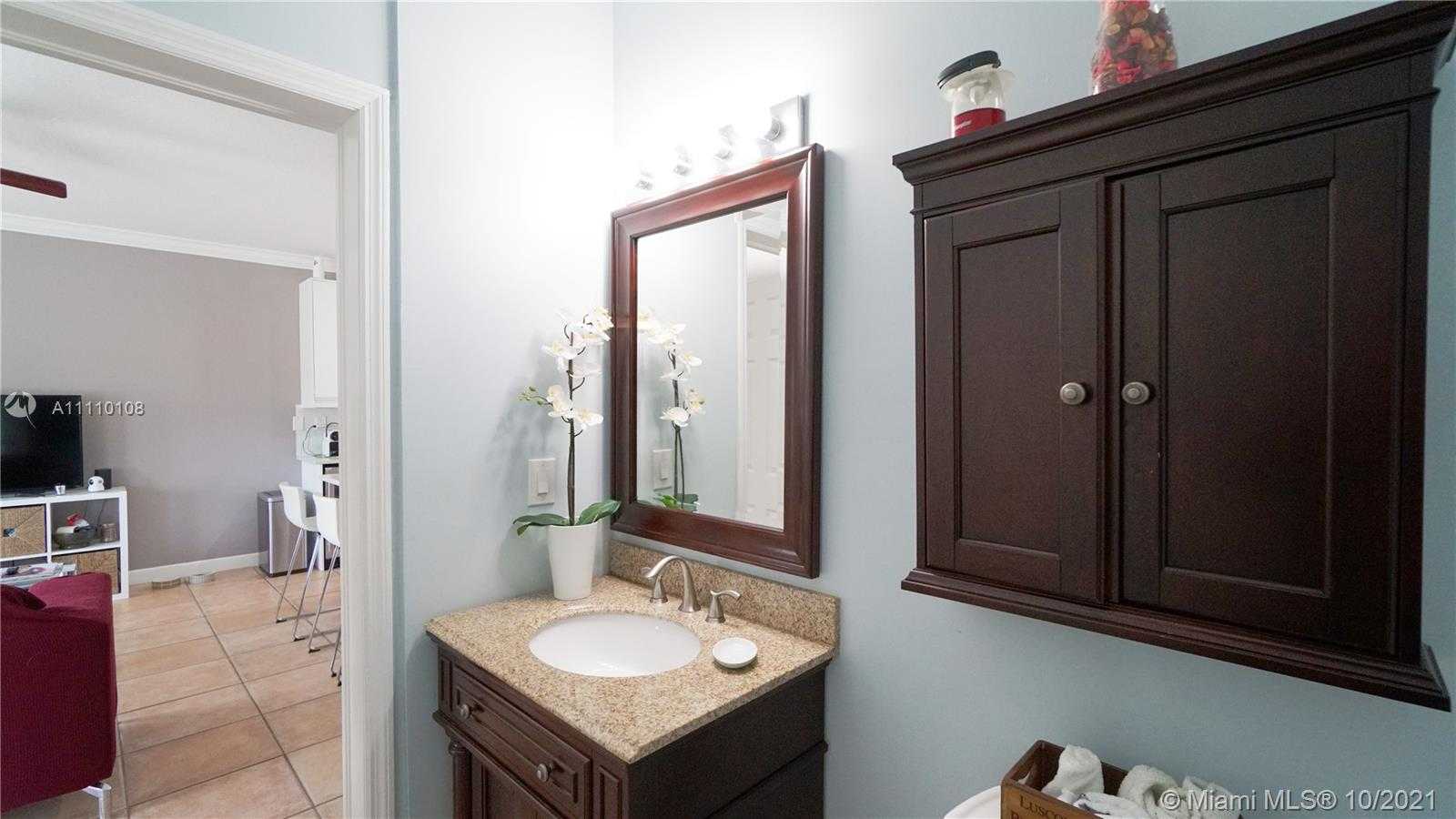 Small Image of 13116 SOUTH WEST 136TH TER, Miami Number 18