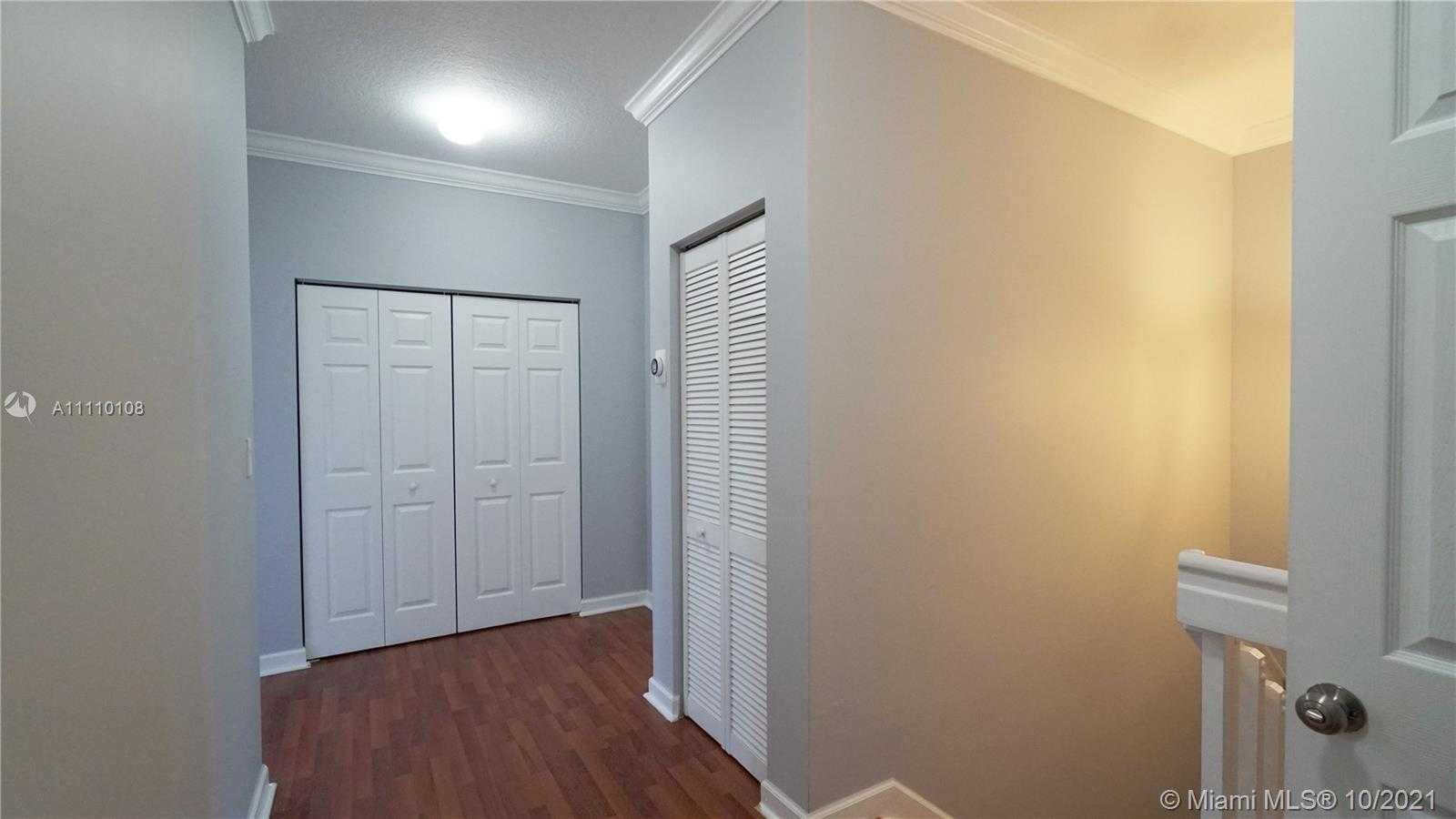 Small Image of 13116 SOUTH WEST 136TH TER, Miami Number 27