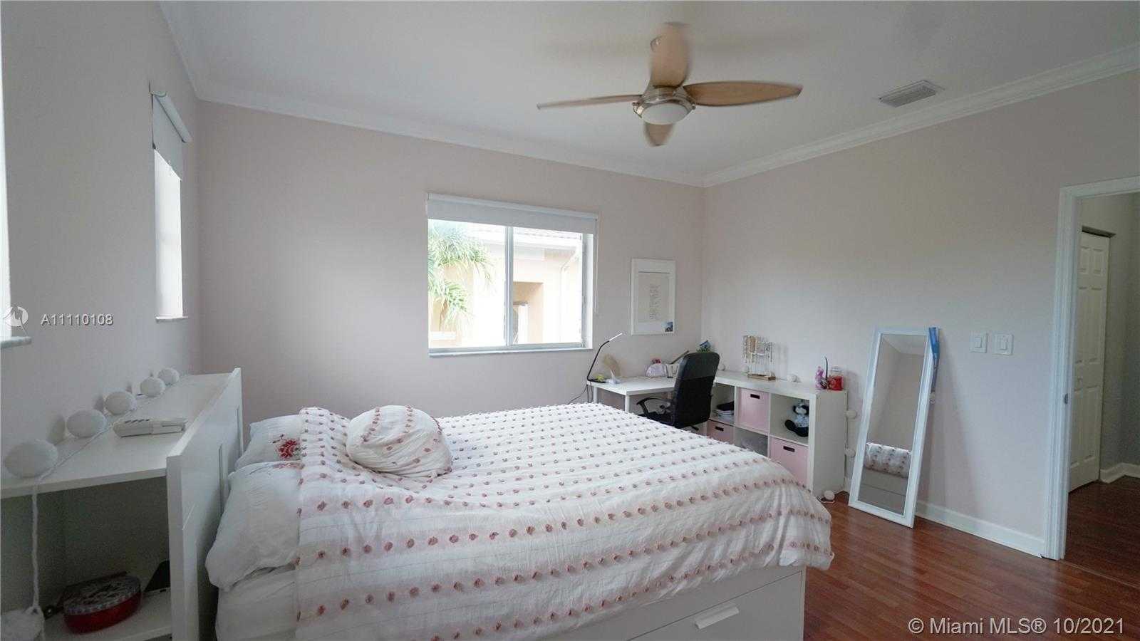 Small Image of 13116 SOUTH WEST 136TH TER, Miami Number 29