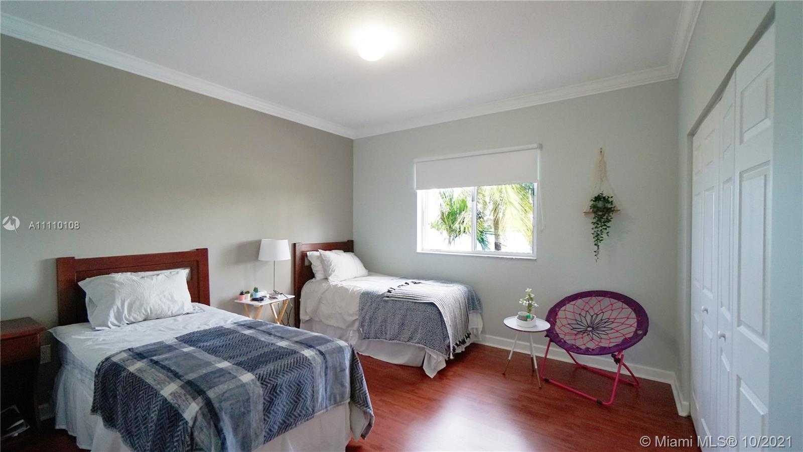 Small Image of 13116 SOUTH WEST 136TH TER, Miami Number 33