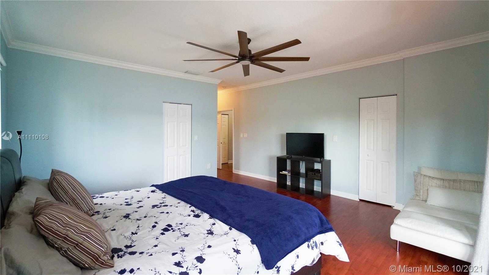 Small Image of 13116 SOUTH WEST 136TH TER, Miami Number 39
