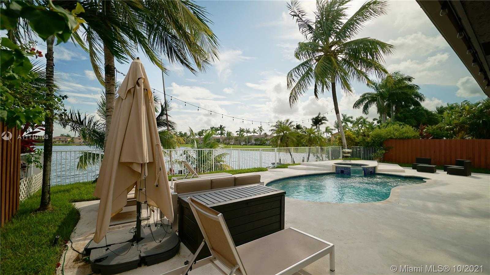 Small Image of 13116 SOUTH WEST 136TH TER, Miami Number 4