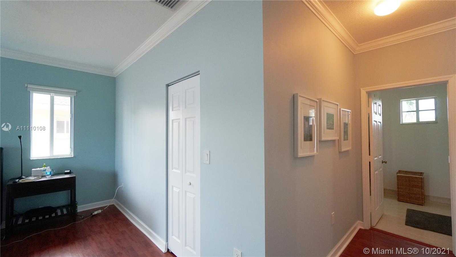 Small Image of 13116 SOUTH WEST 136TH TER, Miami Number 45