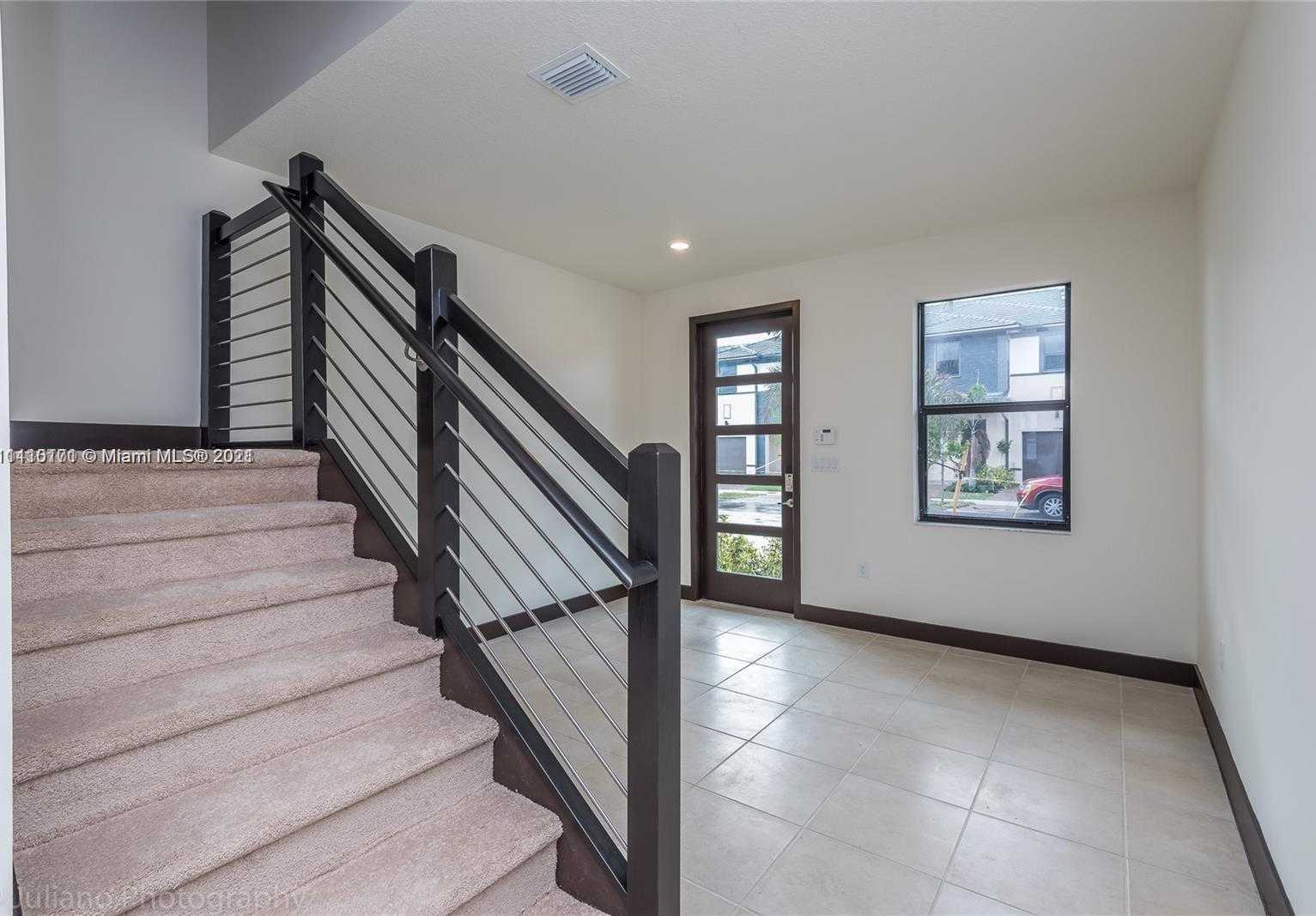 Small Image of 15955 NORTH WEST 91ST CT #15955, Miami Lakes Number 20