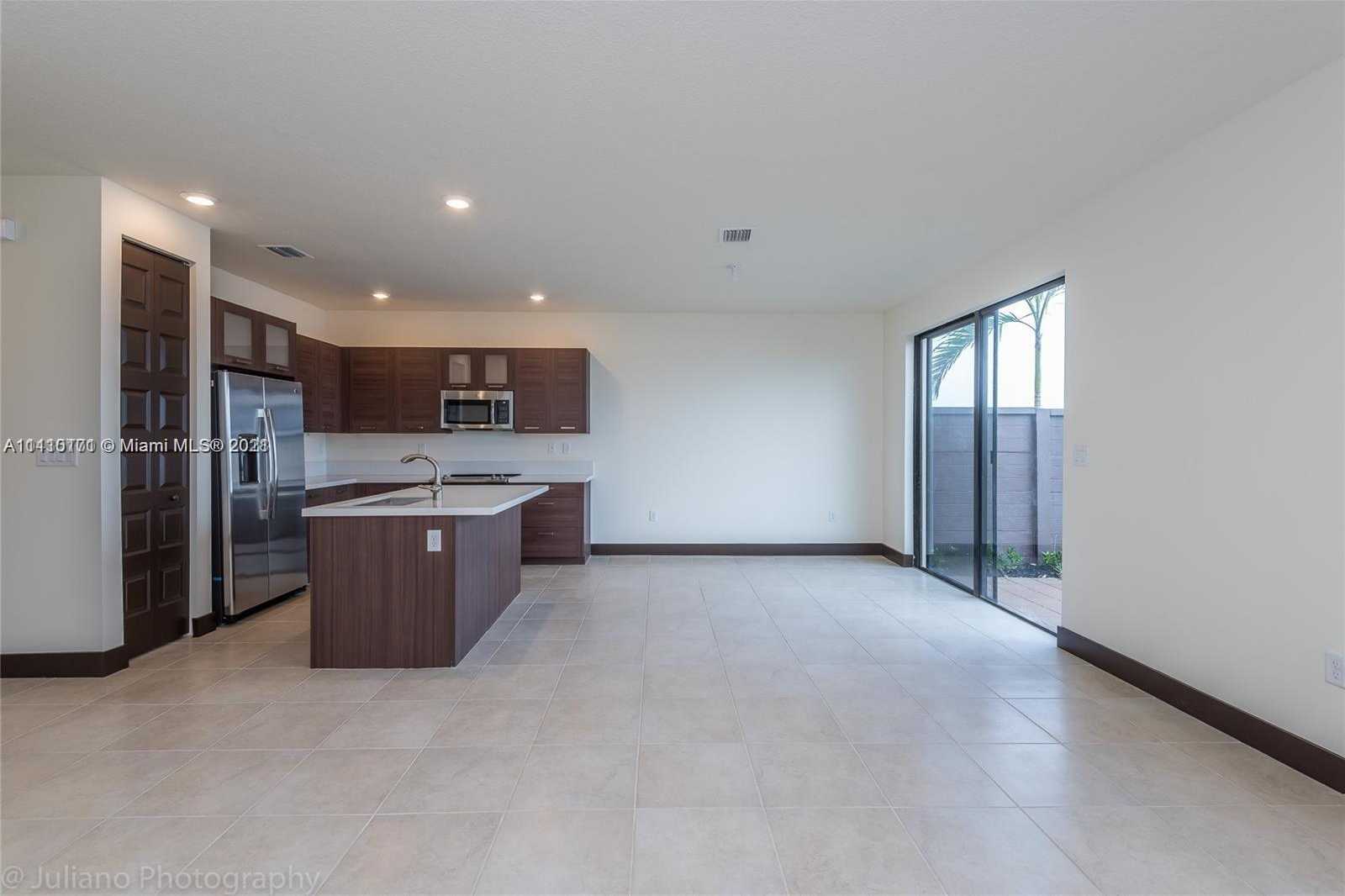 Small Image of 15955 NORTH WEST 91ST CT #15955, Miami Lakes Number 6