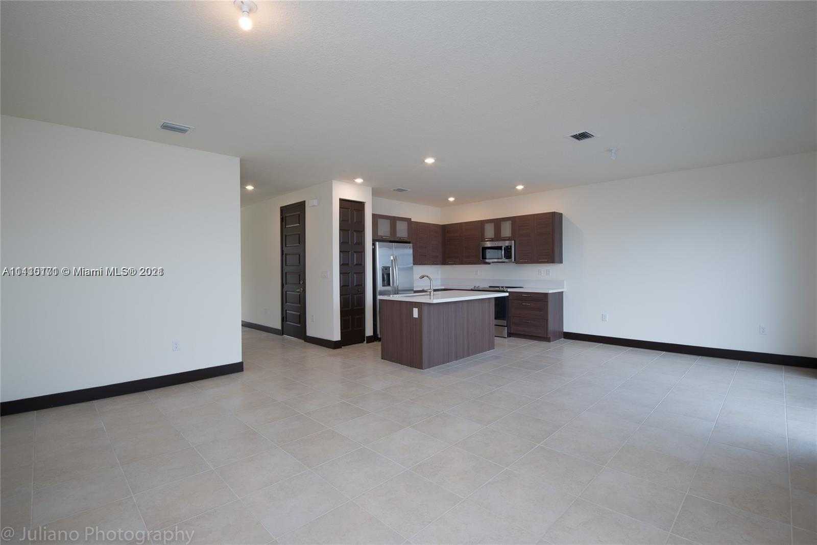 Small Image of 15955 NORTH WEST 91ST CT #15955, Miami Lakes Number 7