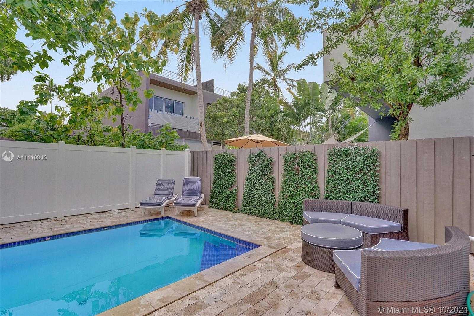 Small Image of 3160 NEW YORK ST #B, Miami Number 2