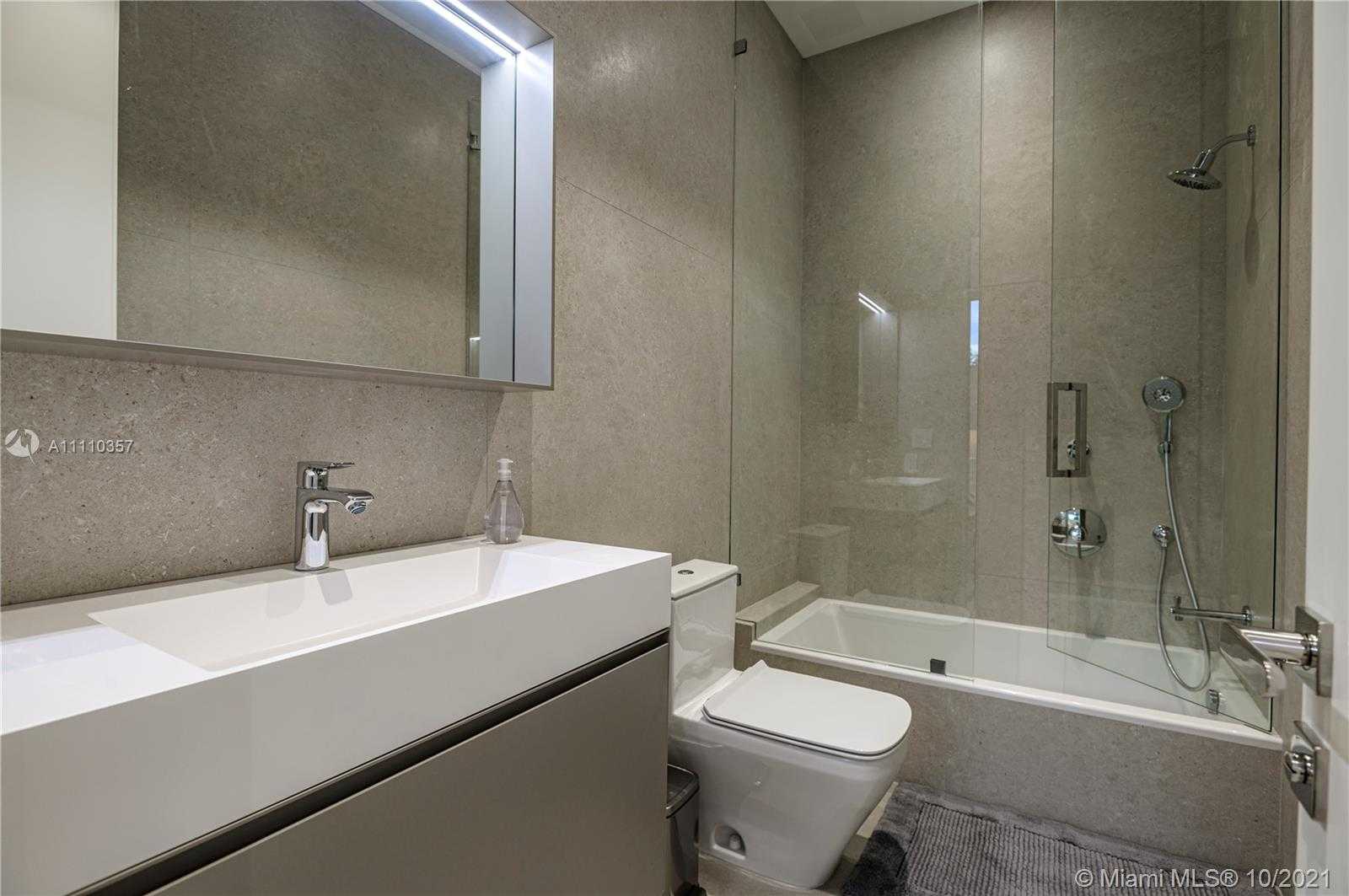 Small Image of 401 ROYAL PLAZA DR #na, Fort Lauderdale Number 31