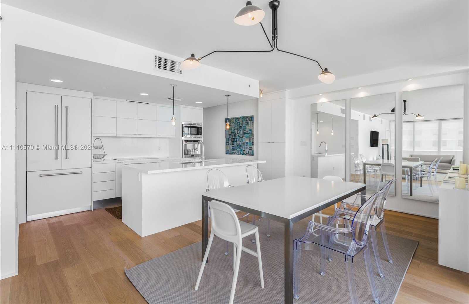 Small Image of 5875 COLLINS AVE #1102, Miami Beach Number 3