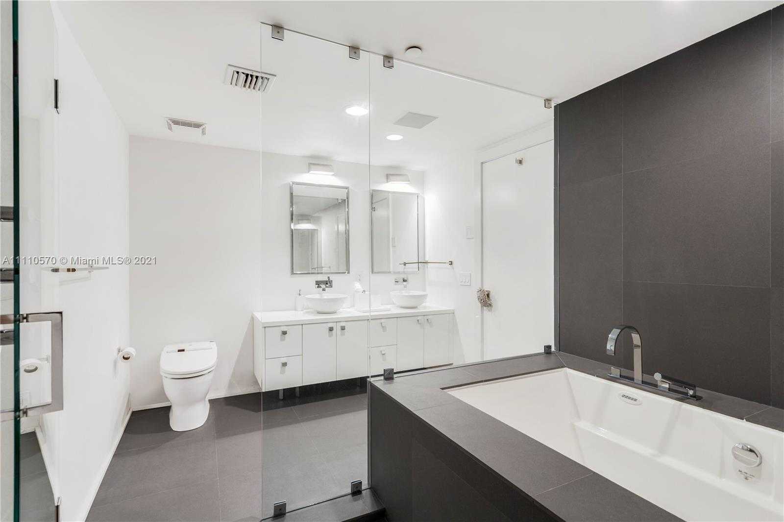 Small Image of 5875 COLLINS AVE #1102, Miami Beach Number 8