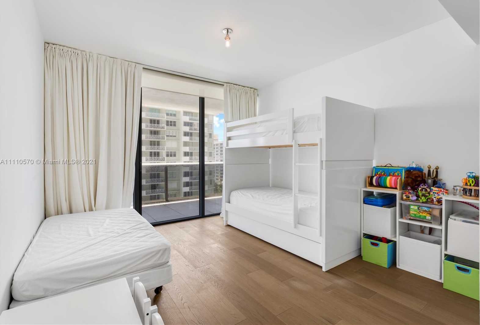 Small Image of 5875 COLLINS AVE #1102, Miami Beach Number 9