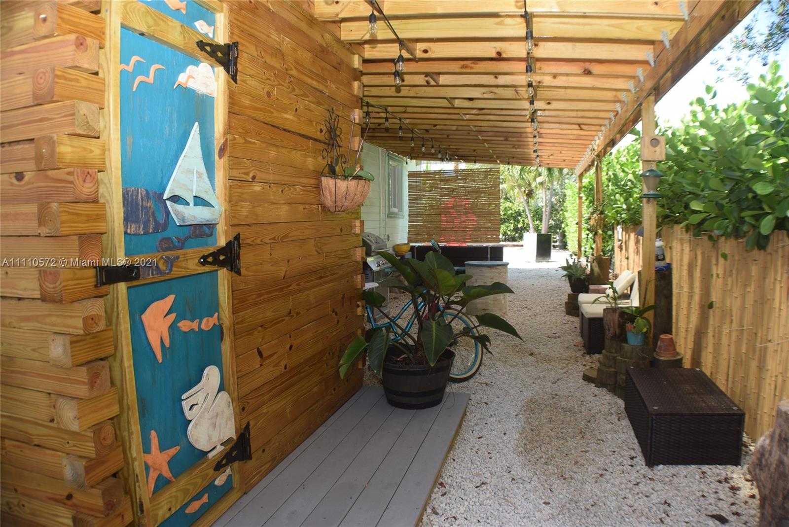 Small Image of 15 POISONWOOD RD, Key Largo Number 26