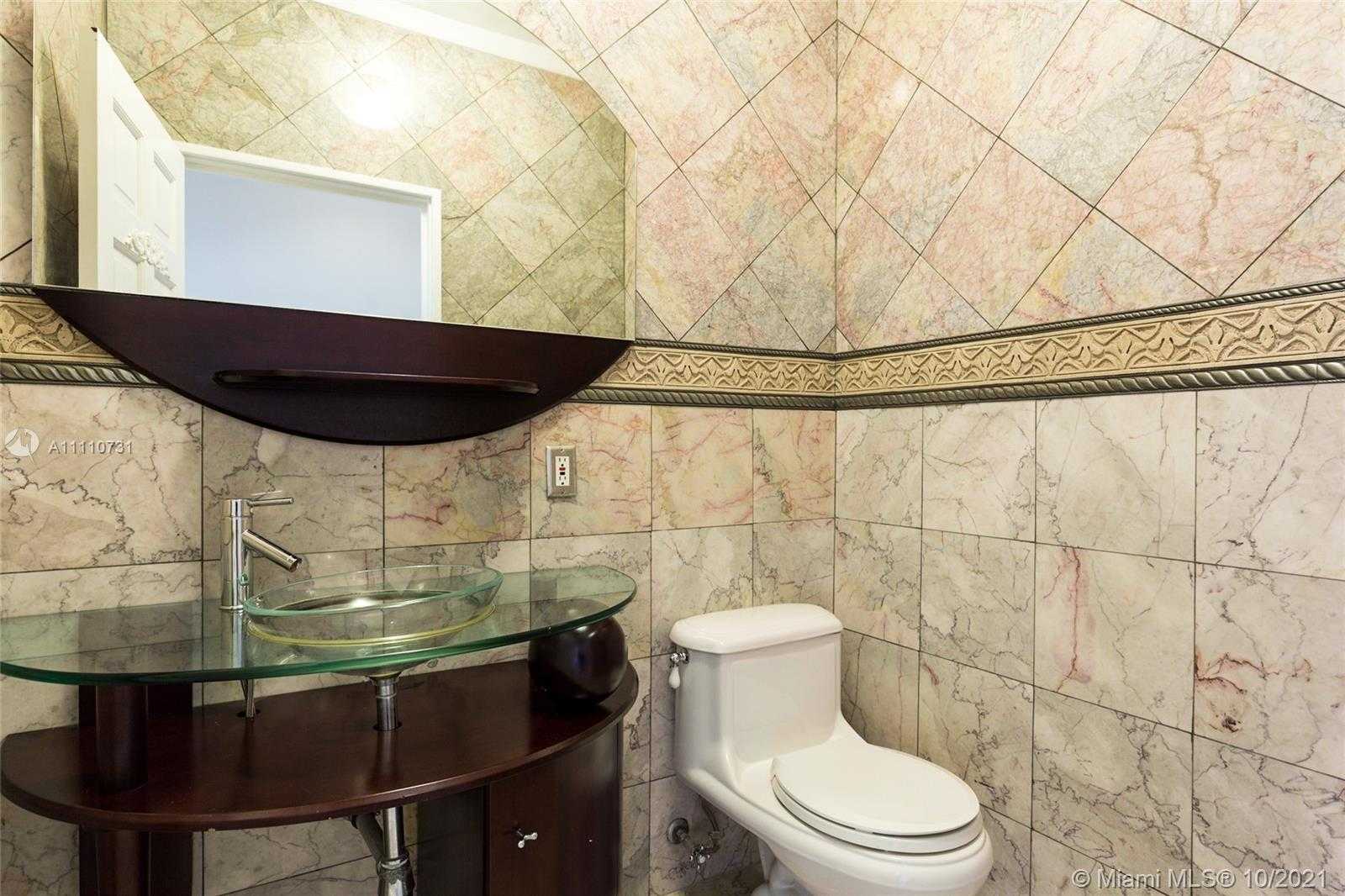 Small Image of 1249 BISCAYA DR, Surfside Number 12